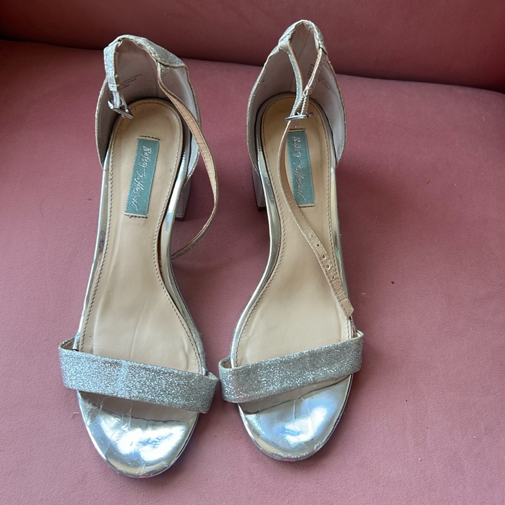 Betsy Johnston glitter block heels Sz 9